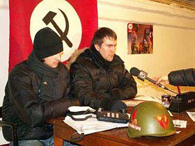 Вербицкий, Степанов в захваченном офисе НБП. 05.03.2005. Фото с сайта pravda.ru
