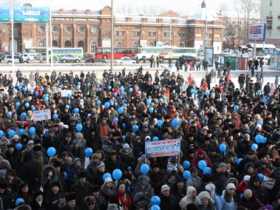 Митинг в Иркутске в защиту Байкала. Фото из ЖЖ Владимира Милова