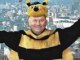 Юрий Лужков в костюме пчелы. Фото с сайта газеты 