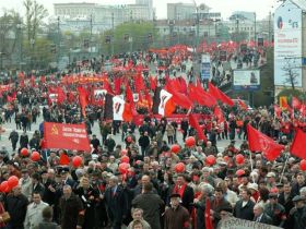 Социальный марш 1 октября 2011 года.Изображение с сайта http://74.ru