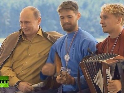 Путин на Селигере-2013. Фото: RT из фейсбука Maxmet Talzak