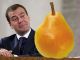 Дмитрий Медведев и груша. Коллаж из блога master-radar.livejournal.com