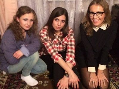 Мария Алехина, Надежда Толоконникова и Ксения Собчак. Фото: tvrain.ru