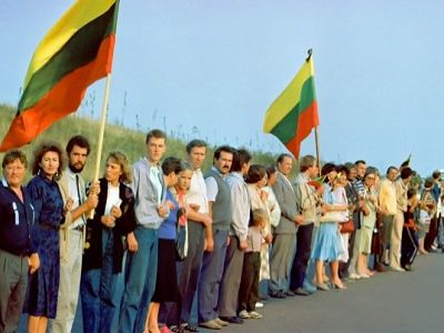 Акция "Балтийский Путь", 1989. Источник - http://rusmonitor.com/