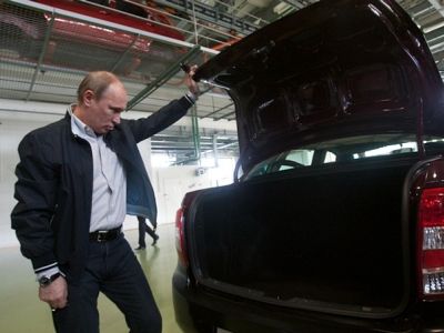 Путин и автомобиль