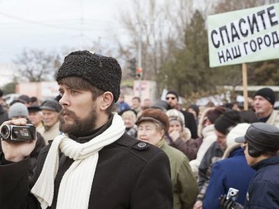 Сергей Лошкарев на митинге. Фото: webproxy.at