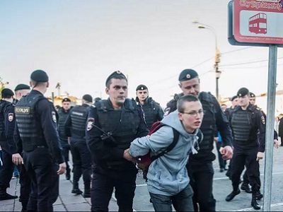 Задержание активистов, Москва, 6.5.15. Фото: Е. Фельдман, novayagazeta.ru