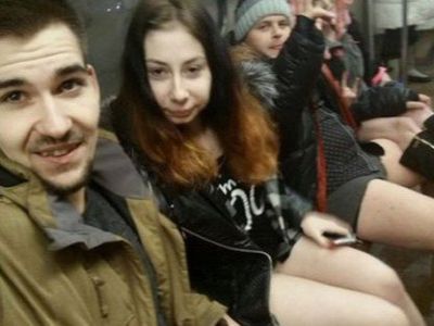 Акция "В метро без штанов". Фото: twitter.com/vesti_news/