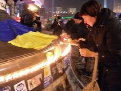 Майдан, траур по погибшим в терактах в Волгограде, 30.12.2013. Публикуется в www.facebook.com/shiropaev