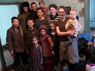 Семья Мартенсов, беженцев от "бездуховности". Источник - vn.ru