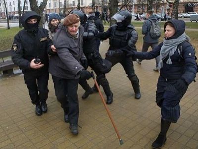 Задержания граждан в Минске, 25.3.17. Фото: svaboda.org/a/dzien-voli-2017/28390495.html