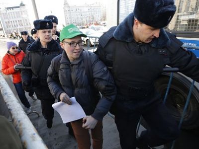 Задержания на митинге против коррупции в Москве. Фото: s3.zona.media.