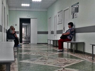 Пустой коридор в поликлинике. Фото: Александр Воронин, Каспаров.Ru