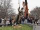 Демонтаж памятника советскому маршалу Ивану Коневу в Праге. Фото: Cihla Radek/Global Look Press