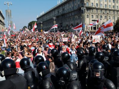 Полиция перекрыла митинг оппозиции в центре Минска 30 августа 2020 года. Фото: AP / dpa