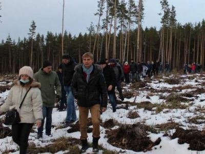 Экологическая экскурсия. Фото: Марина Садчикова, Каспаров.Ru Экологическая экскурсия. Фото: Марина Садчикова, Каспаров.Ru