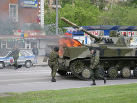 Взрыв БМД-4 после парада Победы. Фото: pshevelev.livejournal.com