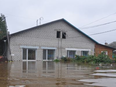 Затопленный дом. Фото с сайта ГУ МЧС