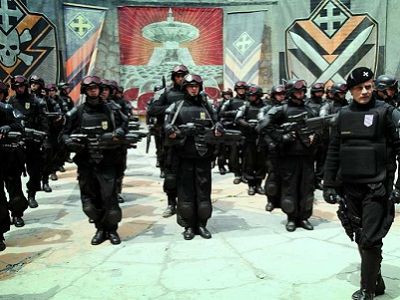 Кинофильм "Обитаемый остров", гвардейцы. Источник - www.kinonews.ru Кинофильм "Обитаемый остров", гвардейцы. Источник - www.kinonews.ru