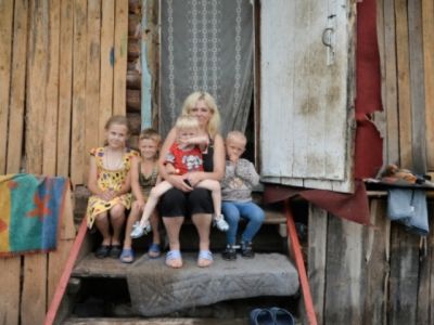 Многодетная семья. Фото: Эмин Калантаров / ИЗВЕСТИЯ