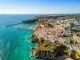 Вид сверху на город Албуфейра в Португалии. Фото: Getty Images