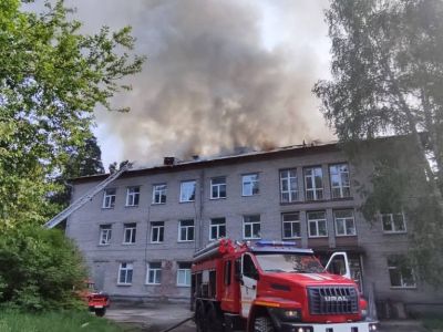 Центральная клиническая больница в Академгородке Фото: МЧС